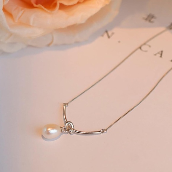 Elegant Silver Pearl Necklace - Picture 1 of 5